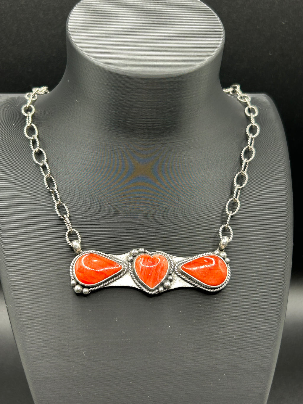 Red spiny Heart Bar Necklace