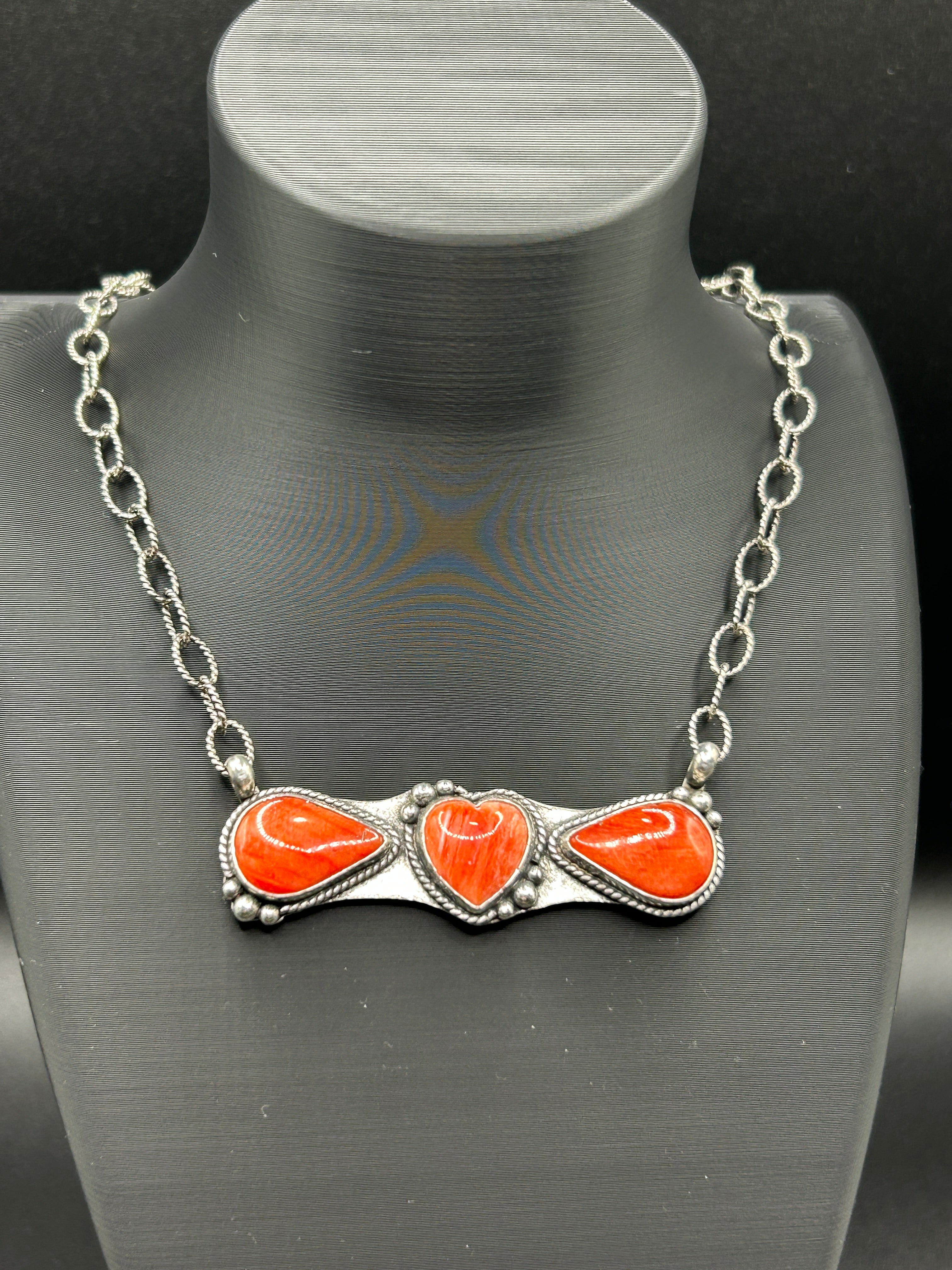 Red spiny Heart Bar Necklace