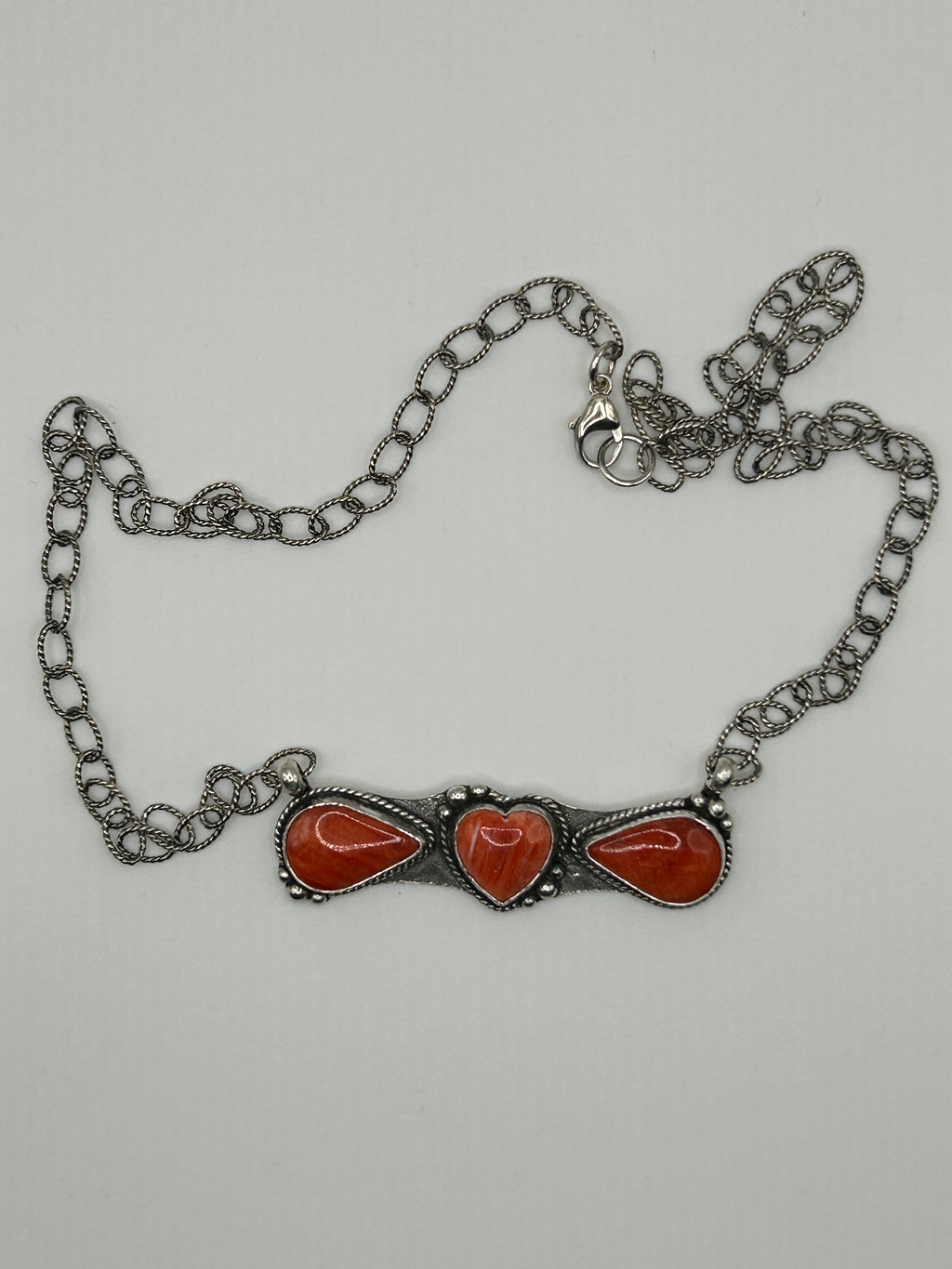 Red spiny Heart Bar Necklace